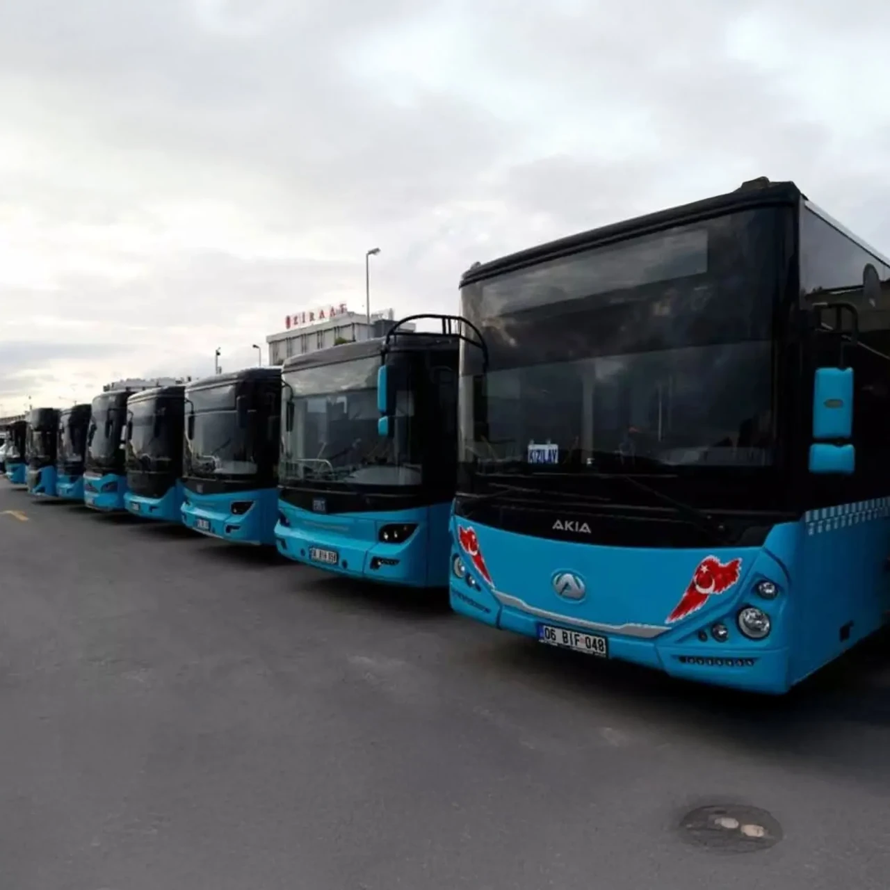 İstanbul’da Özel Halk Otobüsleri Seferleri Durduruluyor
