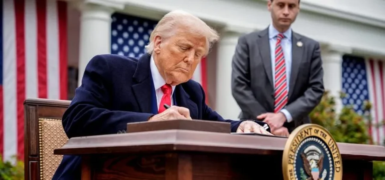ABD Senatosu, Trump'ın Vergi Kesintilerini İçeren Tasarıyı Oy Çokluğuyla Kabul Etti