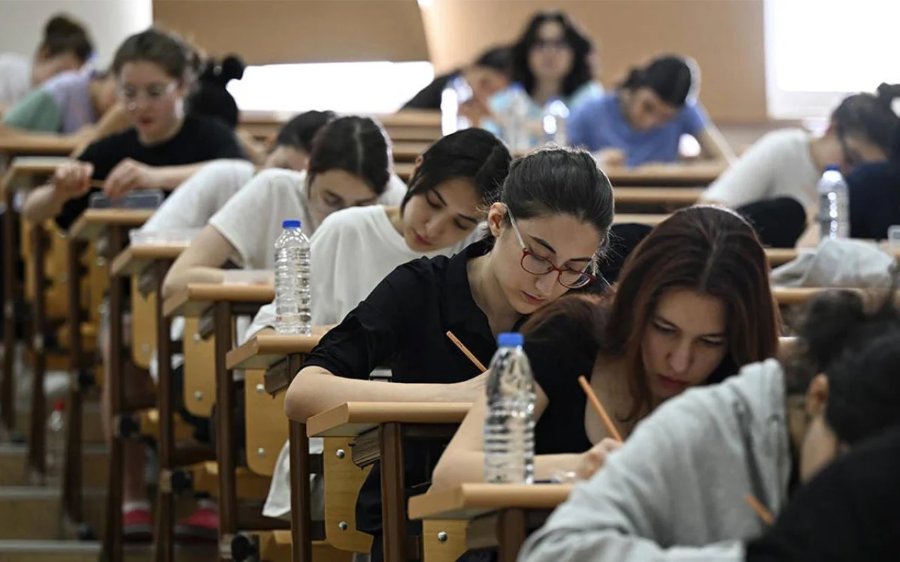 YKS'de tercih dönemi savaşı kızıştı: Devlet üniversiteleri şampiyonlara servet dağıtıyor, işte tam liste