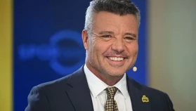 Sadettin Saran, Yüzme Şubesi sporcularıyla birlikte antrenmana katıldı