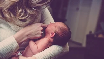 Doğum Yapan Her Aileye Devletten 5.000 TL! Aile Bakanlığı'ndan Yeni Destek Paketi
