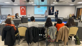 Kocaeli’de Öğretmenlere Yapay Zekâ Atölyesi