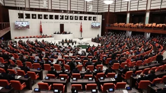 Doğum İzni ve Sosyal Medya Düzenlemesinde Yeni Dönem: Komisyon Görüşmeleri Bayram Sonrasına Ertelendi