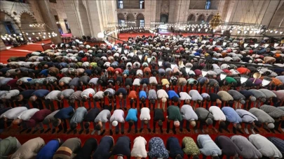 Bayram Namazı Saat Kaçta Kılınacak? 2025 Ramazan Bayramı Namazı Saatleri ve Kılınışı (Diyanet)