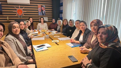 AK Parti Kocaeli İl Kadın Kolları Aylık Toplantısını Gerçekleştirdi