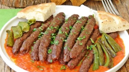 İzmir’in meşhur Tire Şiş Köftesi’ne büyük onur! Dünyanın en iyi kıyma yemeği seçildi…