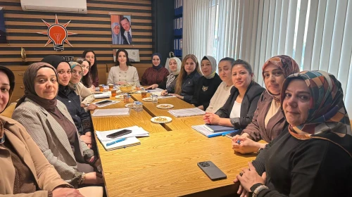 AK Parti Kocaeli İl Kadın Kolları Aylık Toplantısını Gerçekleştirdi