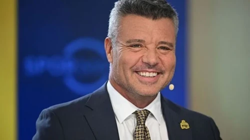 Sadettin Saran, Yüzme Şubesi sporcularıyla birlikte antrenmana katıldı