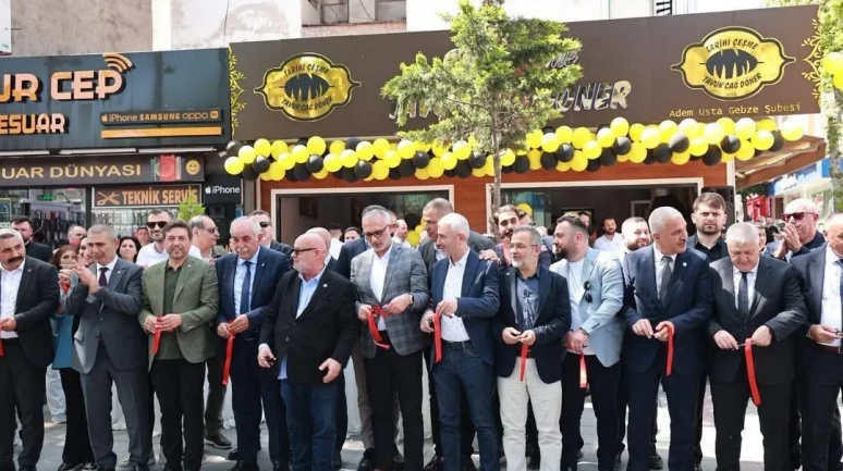 Gebze Tarihi Çeşme Tavuk Cağ Döner'den görkemli açılış!