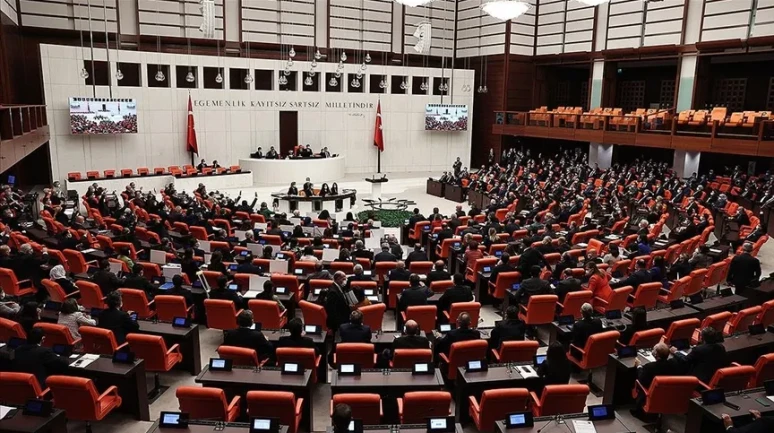 Doğum İzni ve Sosyal Medya Düzenlemesinde Yeni Dönem: Komisyon Görüşmeleri Bayram Sonrasına Ertelendi
